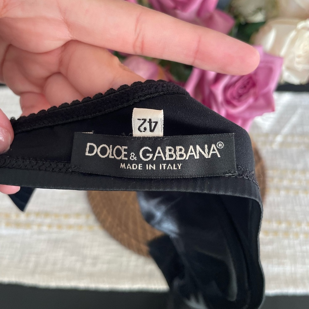 Vintage strapless black Dolce & Gabbana bra 🩷
